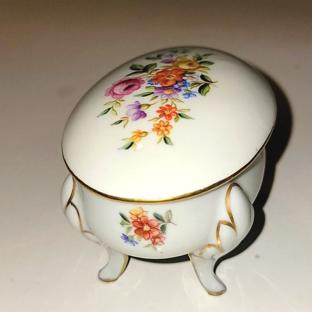JIMENAU GRAF VON HENNEBERG  PORCELAIN TRINKET DISH WITH LID - Picture 3 of 12